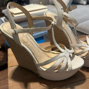 Jessica Simpson size 5
